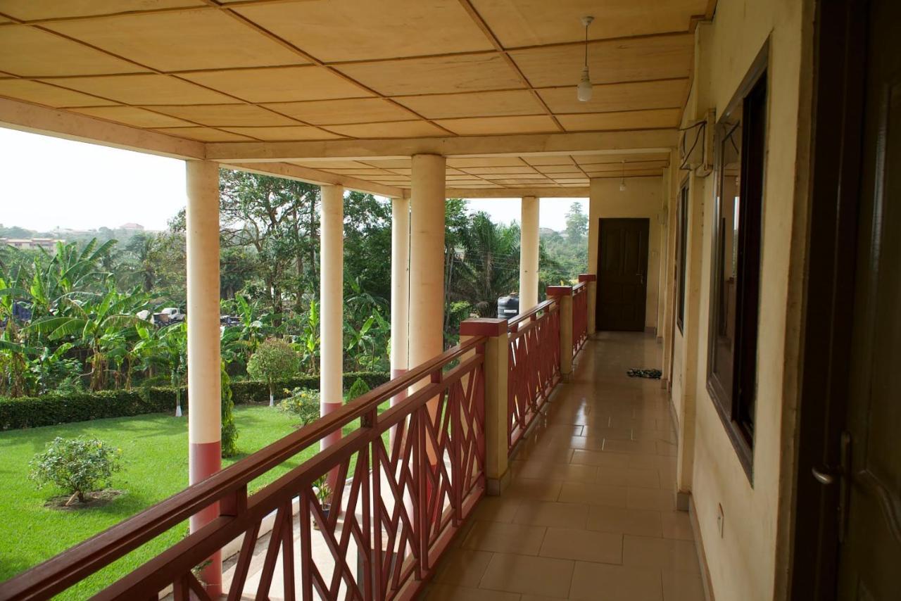 Sign Of Silence Hostel Kumasi Exterior foto